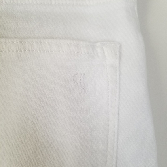 NWT Pilcro Anthropologie The Yaya Mid-Rise Crop Flare Jeans White Size 27 - Picture 16 of 16